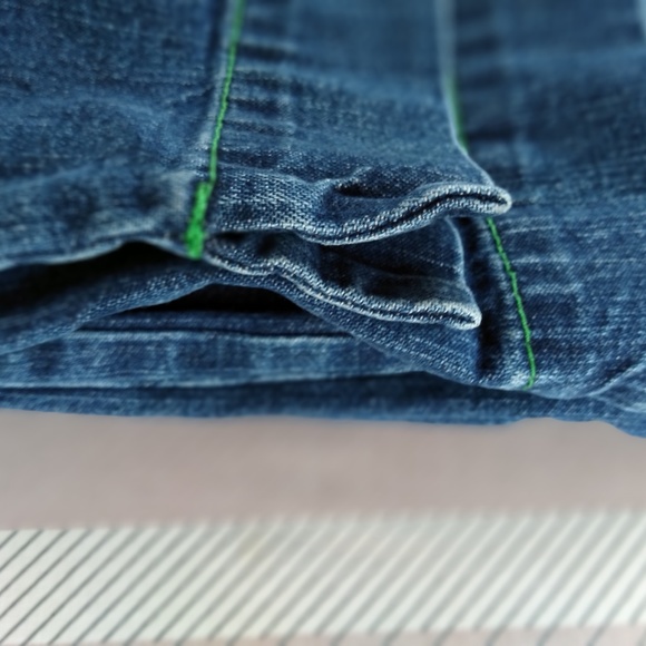 LILLY PULITZER CROP W/ Button Flap Pockets. EUC - Picture 7 of 7